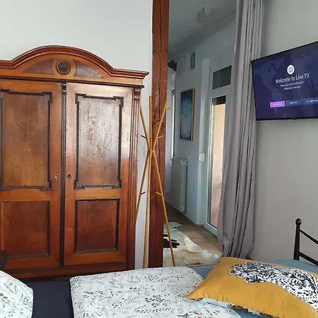 With Terrace Nona Pavla * تولمين