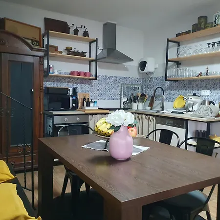 アパート With Terrace Nona Pavla