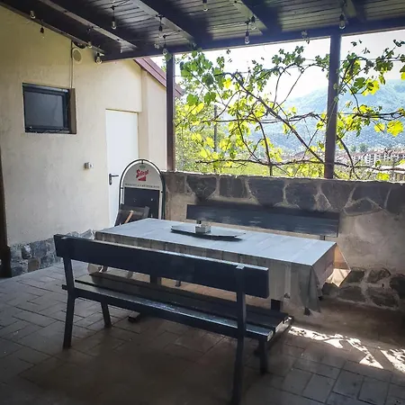 Apartment With Terrace Nona Pavla