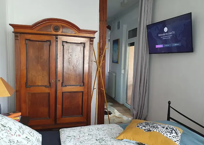 With Terrace Nona Pavla * 托尔明